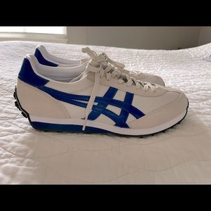 Gently used, Size 7.5, Women’s Onitsuka Tiger Tennis Shoes